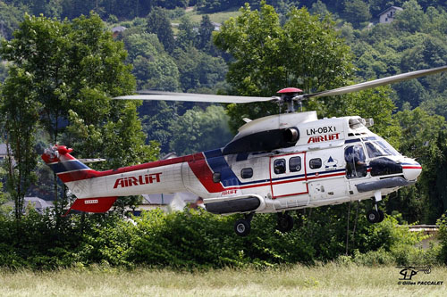 Hélicoptère HBE AS332 SuperPuma LN-OBX Airlift