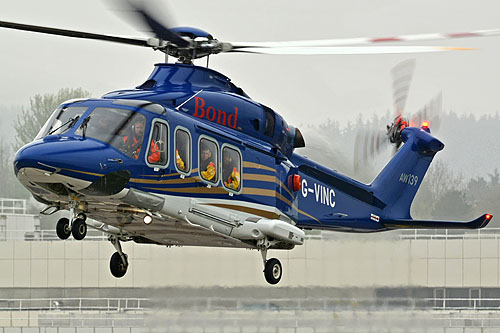 Hélicoptère AW139 G-VINC de BOND