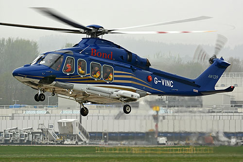 Hélicoptère AW139 G-VINC de BOND