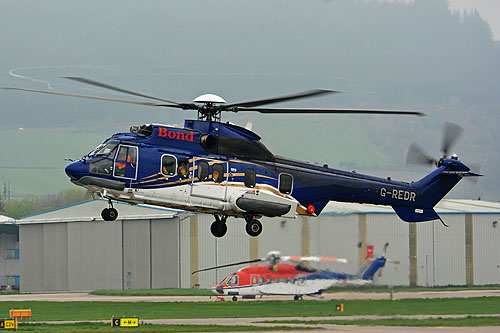 Hélicoptère EC225 G-REDR de BOND