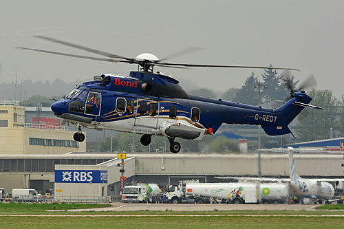 Hélicoptère EC225 G-REDT de BOND