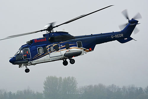 Hélicoptère EC225 G-REDR de BOND