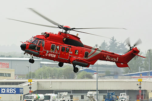 Hélicoptère AS332 SuperPuma G-REDN de BOND