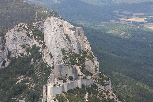 Le château de Peyrepertuse vu du ciel