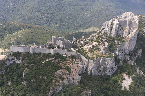 Le château de Peyrepertuse vu du ciel