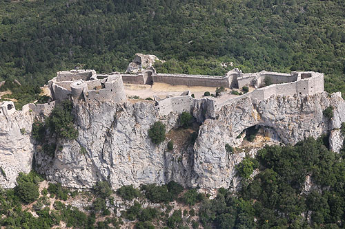 Le château de Peyrepertuse vu du ciel