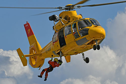 Hélicoptère AS365 Dauphin N3 OO-NHM de NHV