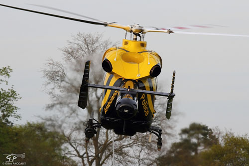 Hélicoptère MD900 Police et secours, à Devizes