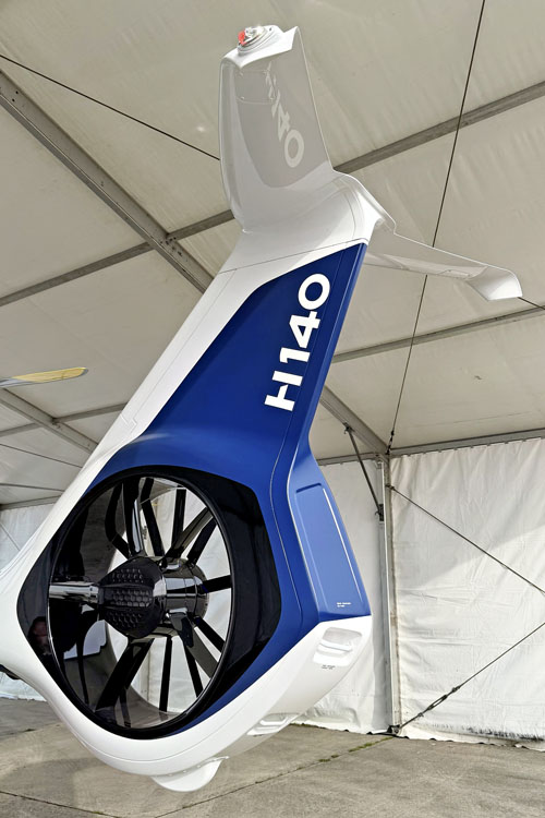 Hélicoptère H140 HEMS, dérive arrière en T