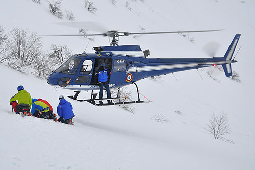 Hélicoptère AS350 B Ecureuil de la Gendarmerie Nationale française