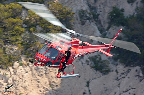 Hélicoptère AS350 B Ecureuil de la Sécurité Civile française