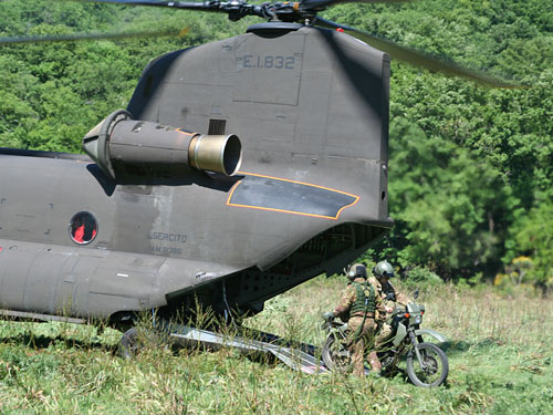 Hélicoptère CH47 Chinook Italie