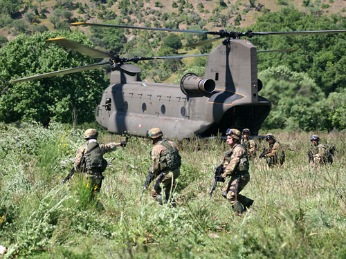 Hélicoptère CH47 Chinook Italie