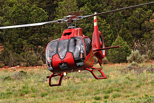 Hélicoptère EC130 de Grand Canyon Helicopters