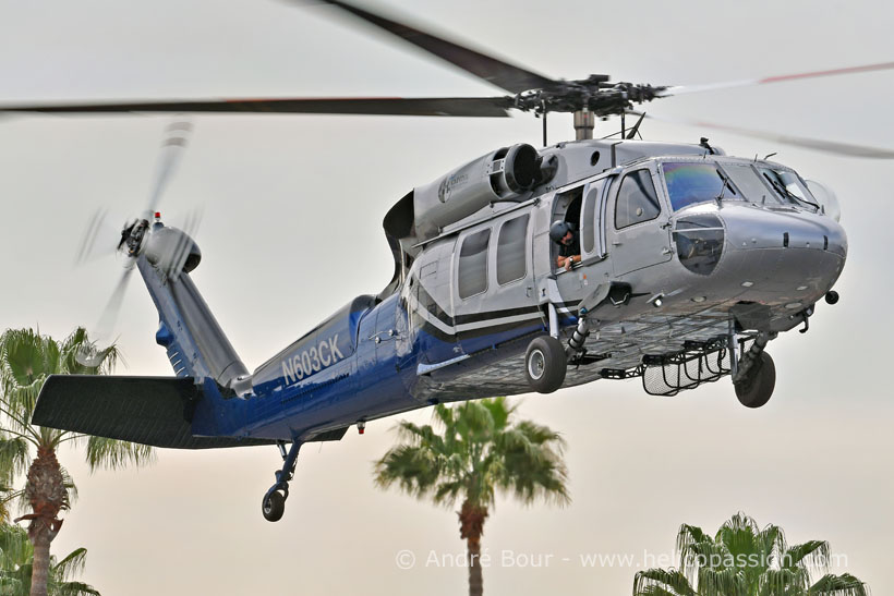 Hélicoptère UH60 Blackhaw N603CK Capitol Helicopters