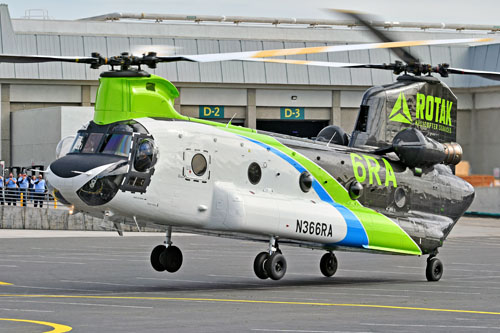 Hélicoptère bombardier d'eau CH47 Chinook N366RA de ROTAK HELICOPTER SERVICES