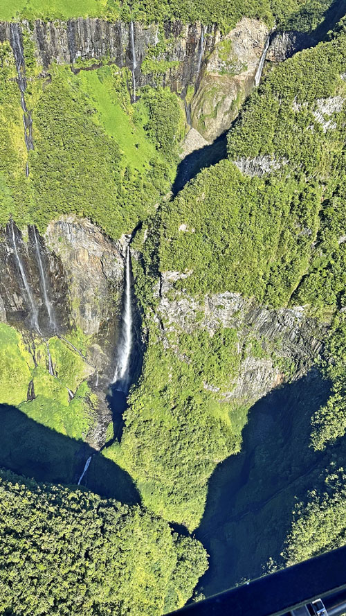 Survol du Trou de Fer à l'île de La Réunion