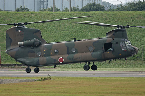 Hélicoptère CH47 Chinook JGSDF