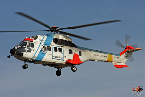 Hélicoptère SuperPuma de Nakanihon Air Service (JA9965)