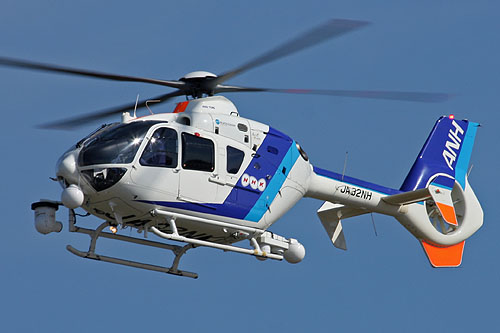 Hélicoptère EC135 d'ANH (JA32NH)