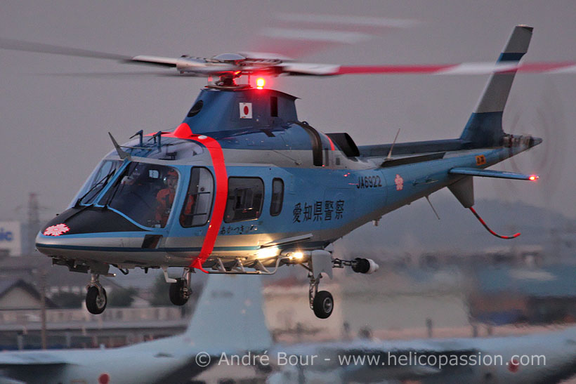 Hélicoptère AW109 de la Police japonaise (JA6922)