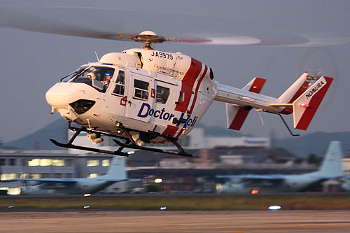 Hélicoptère de secours BK117 Doctor Heli (JA9979)