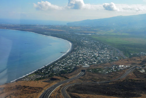 Vol au-dessus de l'île de La Réunion en hélicoptère