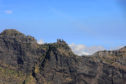 Vol au-dessus de l'île de La Réunion en hélicoptère