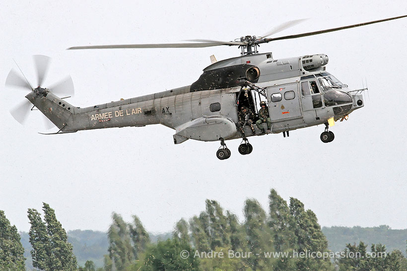 Combat SAR mission, with a french Air Force SA330 Puma helicopter