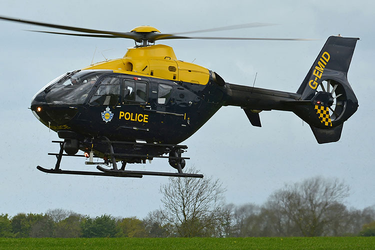 Hélicoptère EC135 G-EMID Police