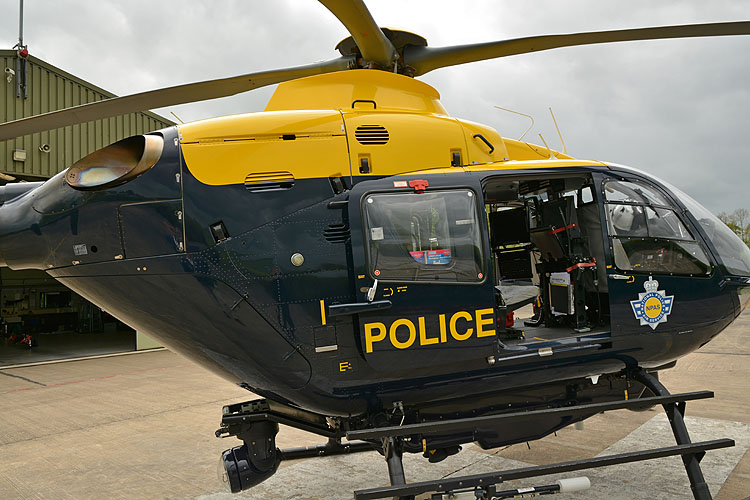 Hélicoptère EC135 G-EMID Police