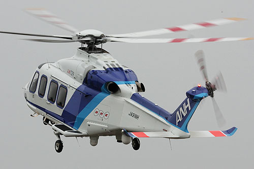 Hélicoptère AW139 JA91NH d'ANH