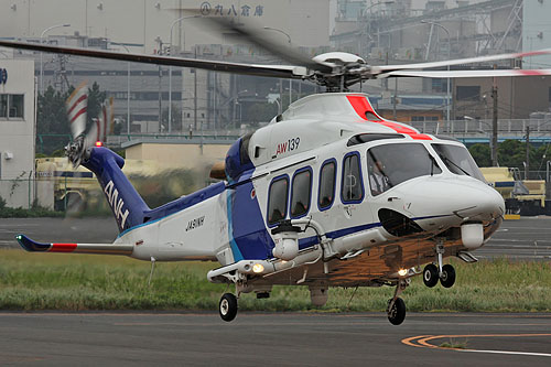 Hélicoptère AW139 JA91NH d'ANH