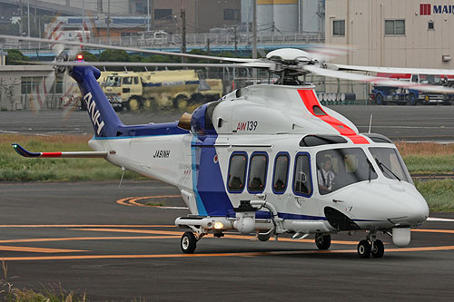 Hélicoptère AW139 JA91NH d'ANH