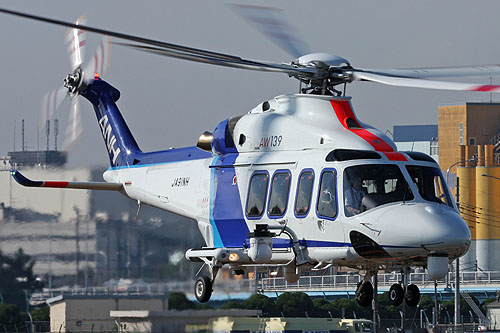 Hélicoptère AW139 JA91NH d'ANH