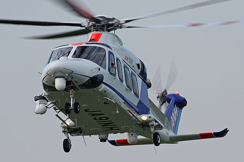 Hélicoptère AW139 JA91NH d'ANH