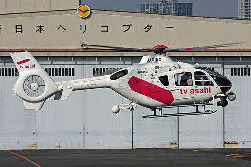 Hélicoptère JA01EX EC135 T2 de TV ASAHI 