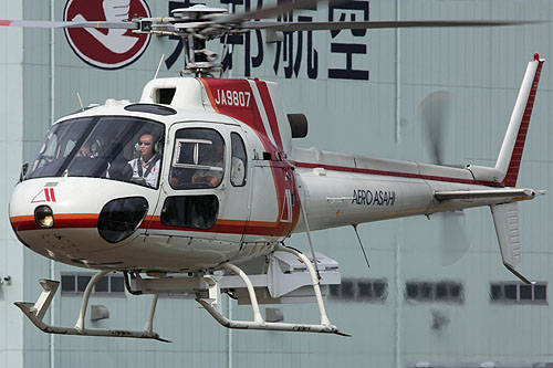 Hélicoptère AS350BA Ecureuil JA9807 d'AERO ASAHI