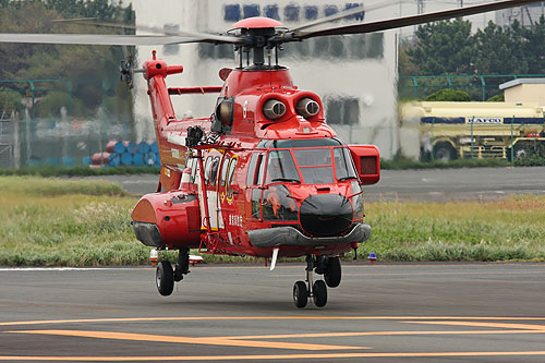 Hélicoptère AS332 SuperPuma des pompiers