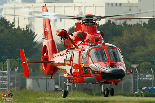 Hélicoptère AS365 Dauphin des Pompiers de Tokyo