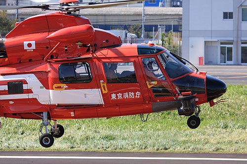 Hélicoptère AS365 Dauphin des pompiers