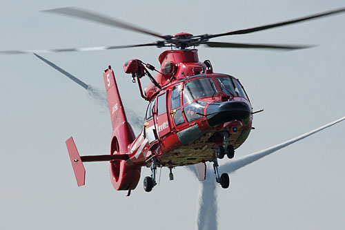 Hélicoptère AS365 Dauphin des pompiers