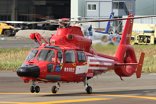 Hélicoptère AS365 Dauphin des pompiers