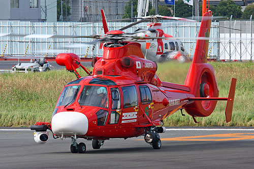 Hélicoptère AS365 Dauphin des pompiers