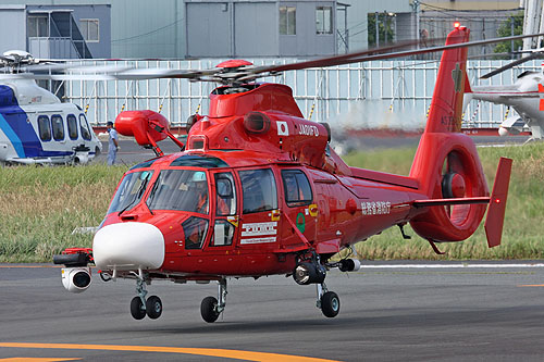 Hélicoptère AS365 Dauphin des pompiers