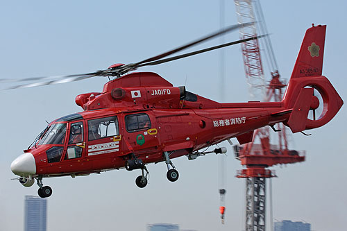 Hélicoptère AS365 Dauphin des pompiers