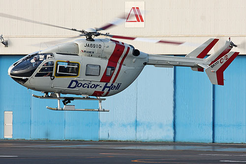 Hélicoptère de secours EC145 Doctor Heli JA6910