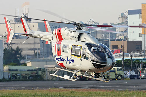 Hélicoptère de secours EC145 Doctor Heli JA6910