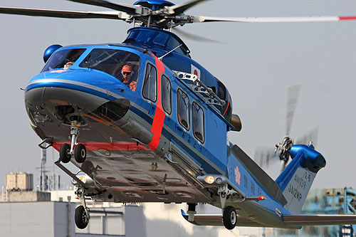 Hélicoptère AW139 JA12MP de la Police japonaise