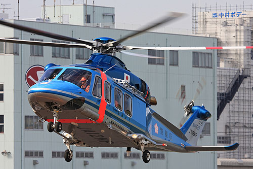 Hélicoptère AW139 JA12MP de la Police japonaise